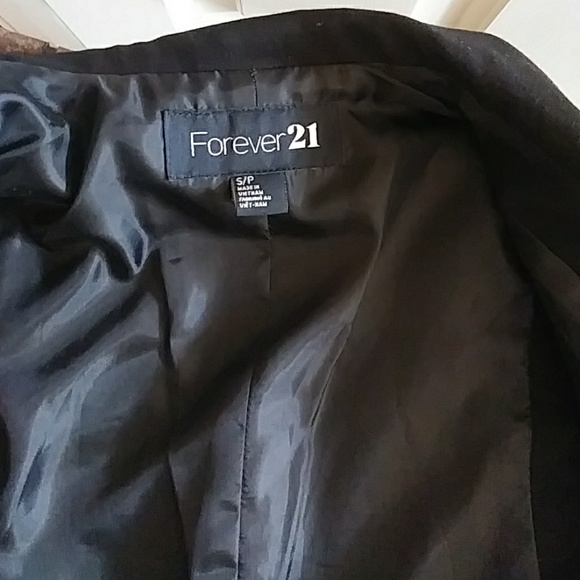 Forever 21 women's vest. - Picture 3 of 5